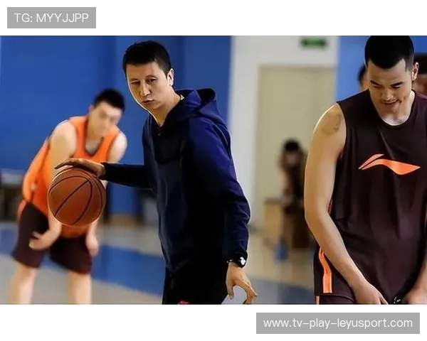 中国男篮训练量曝光:美国教练看傻