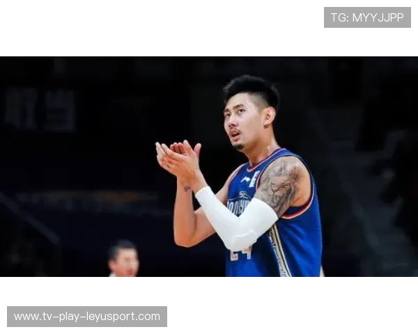 俱乐部社媒发布球员早晨训练照，表现职业化一面